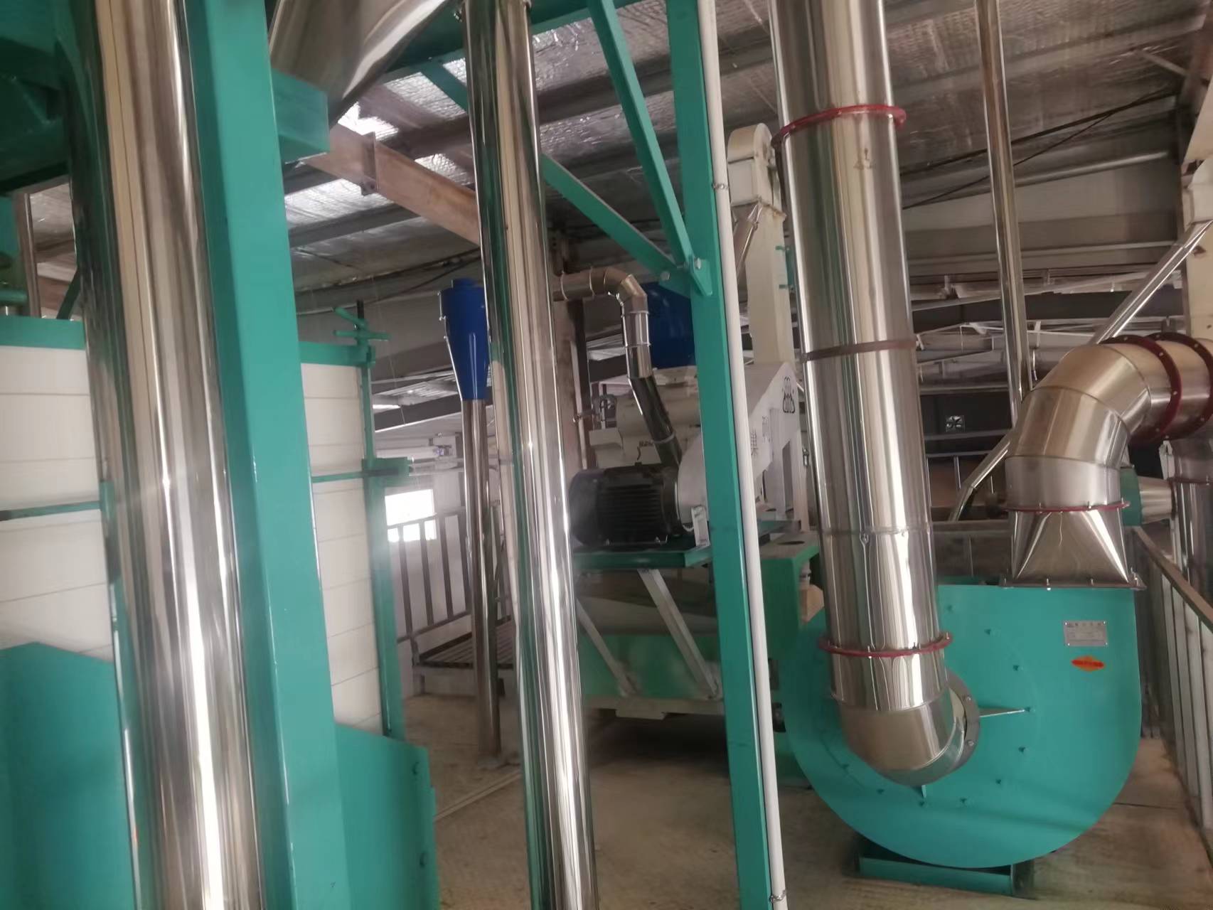 河南鶴壁市?？h六加二石磨面粉機